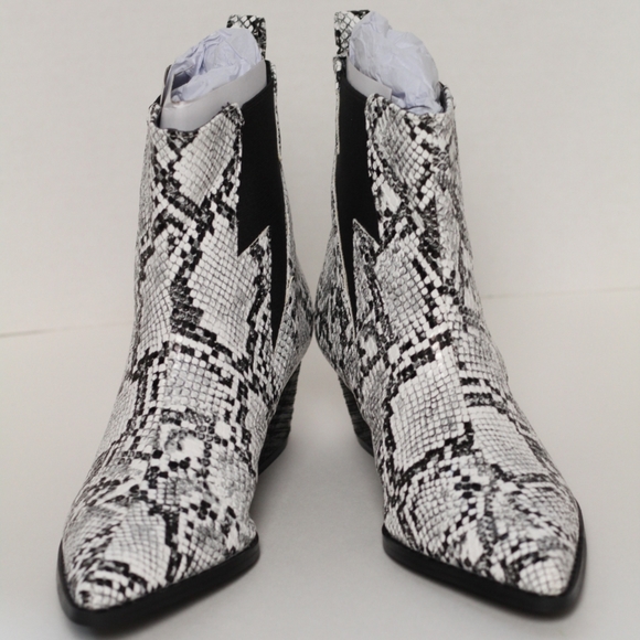 Size 6 Pointed Toe Faux Snakeskin Ankle Boots NIB - Picture 10 of 16